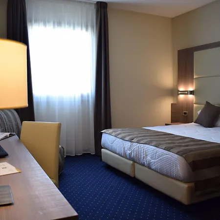 Roma Domus Hotell 4*