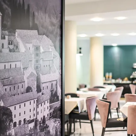 Roma Domus Hotell 4*