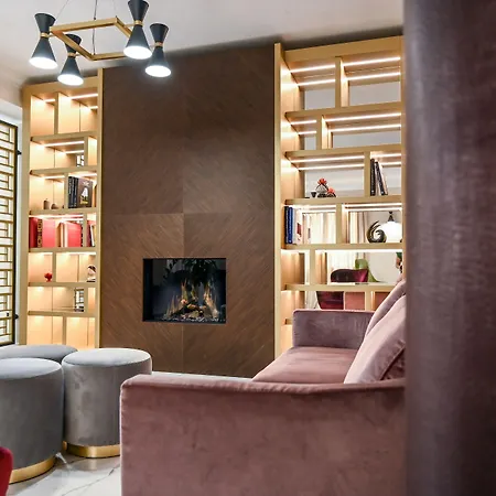Roma Domus 4*