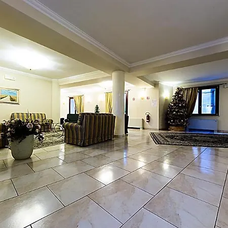 Otel Roma Domus 4*