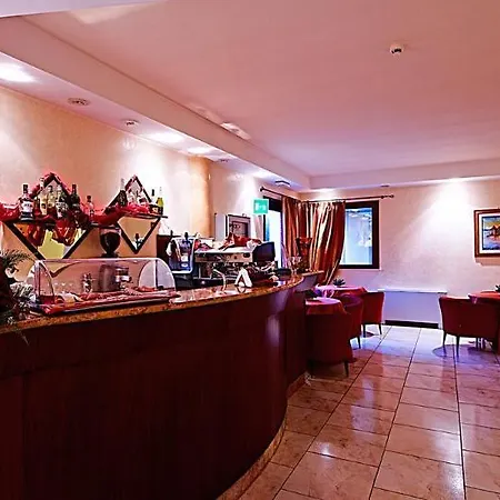 Otel Roma Domus 4*